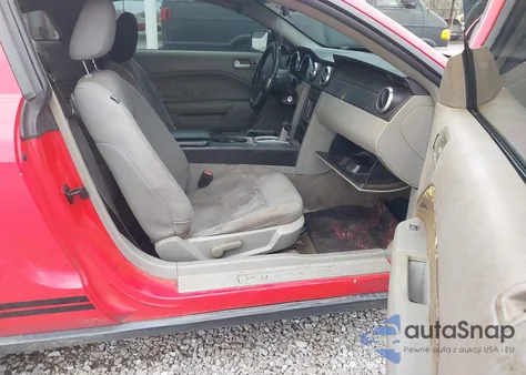 2009 Ford Mustang V6/V6 Premium z USA, uszkodzony, nr VIN 1ZVHT80N595100547